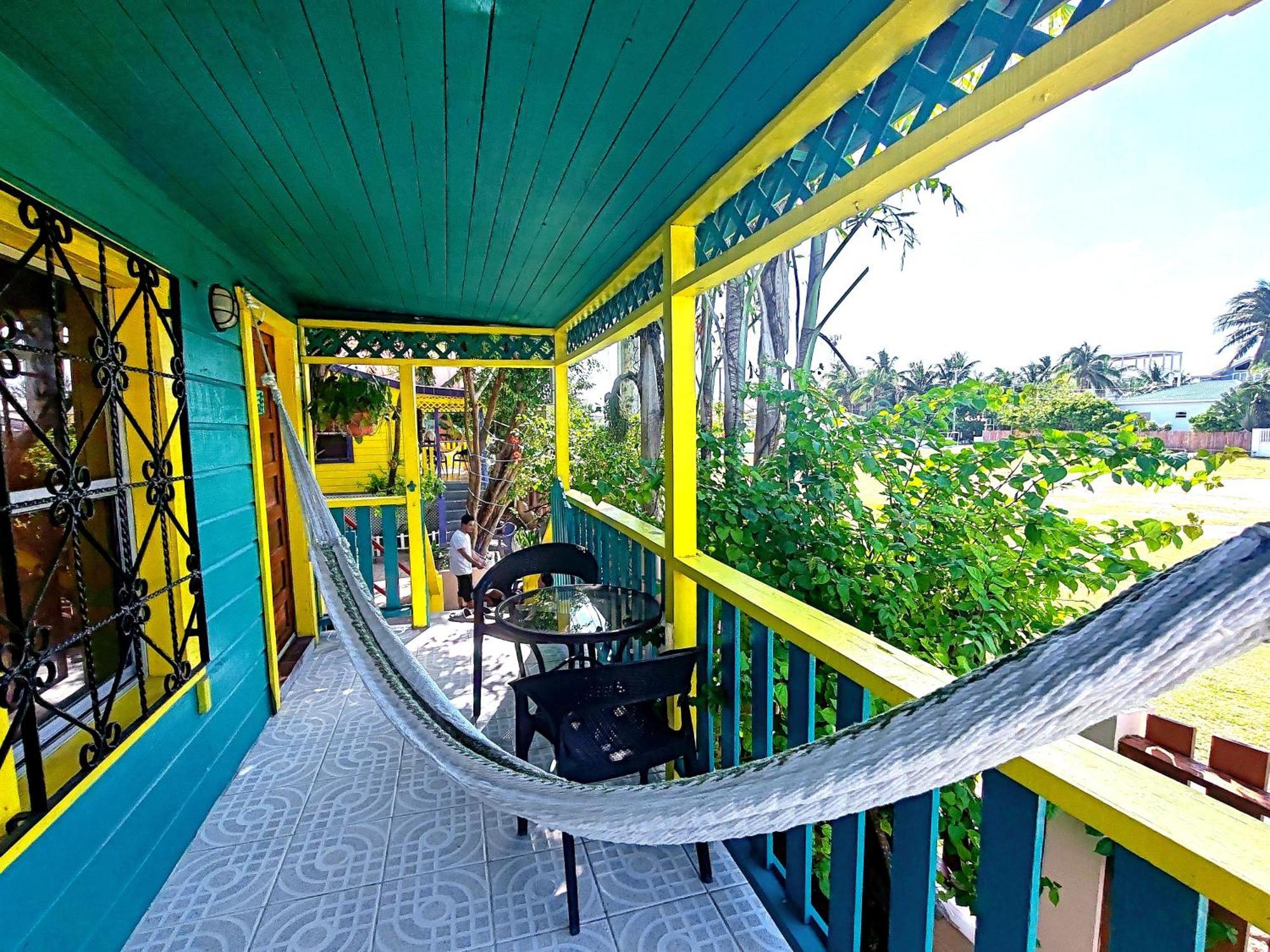 Bed and Breakfast Yocamatsu Cayo Caulker Habitación foto